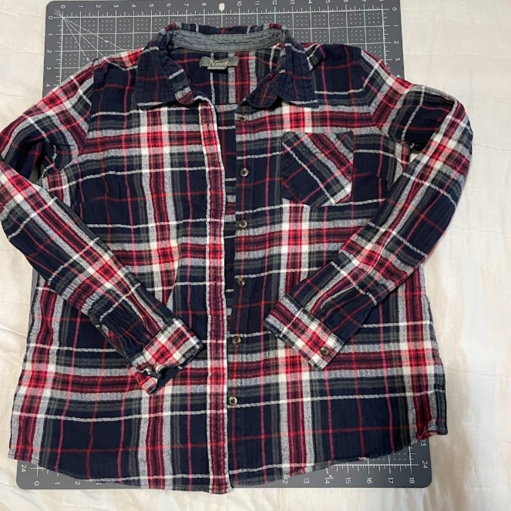 Natural Reflections Size Medium Button Down